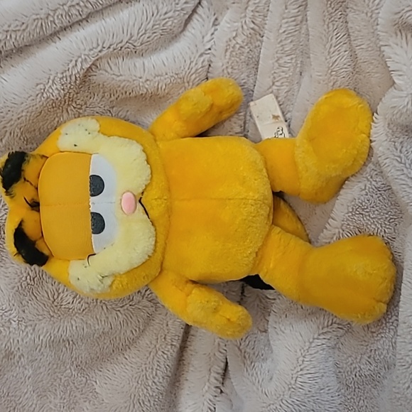 Garfield - Picture 1 of 2